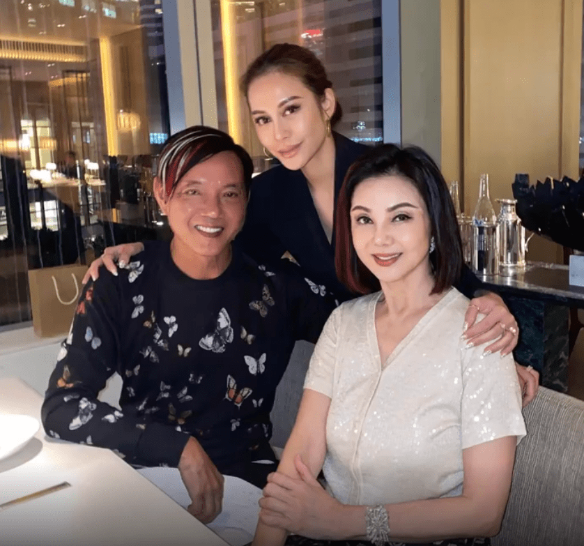洪永时与林建岳前妻聚会,戴定制宝石表显阔气,不见4婚妻子身影_谢玲