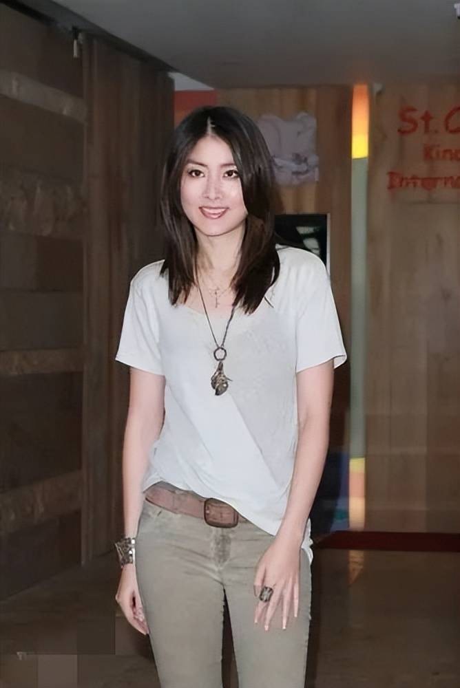 中韩女神大pk李英爱金喜善王菲陈慧琳,打针的那位脸和气质双输_自然