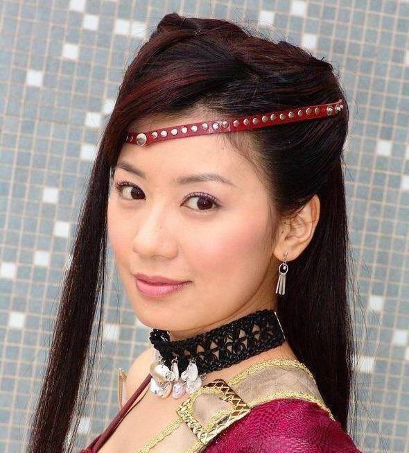 贾静雯:古装女神的前半生泥泞坎坷,40岁遇到挚爱开始幸福走花路_父亲