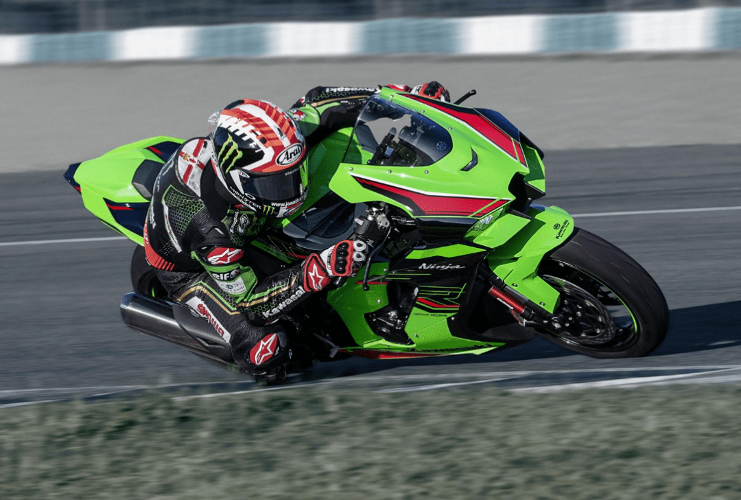 "大牛"换新装,增加白色版本,川崎2023款ninja zx-10r/10rr_搜狐汽车