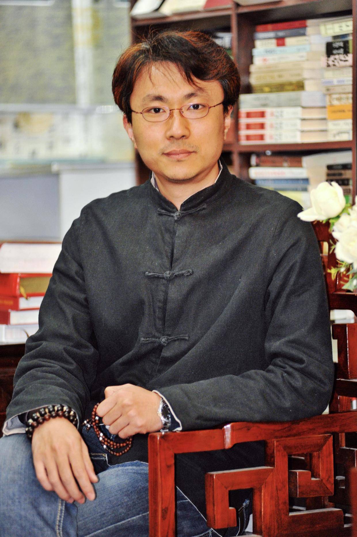 北京大学特聘传授、出名诗人、渤海居士冯志亮《渤海诗词集》之《岁月流年篇》