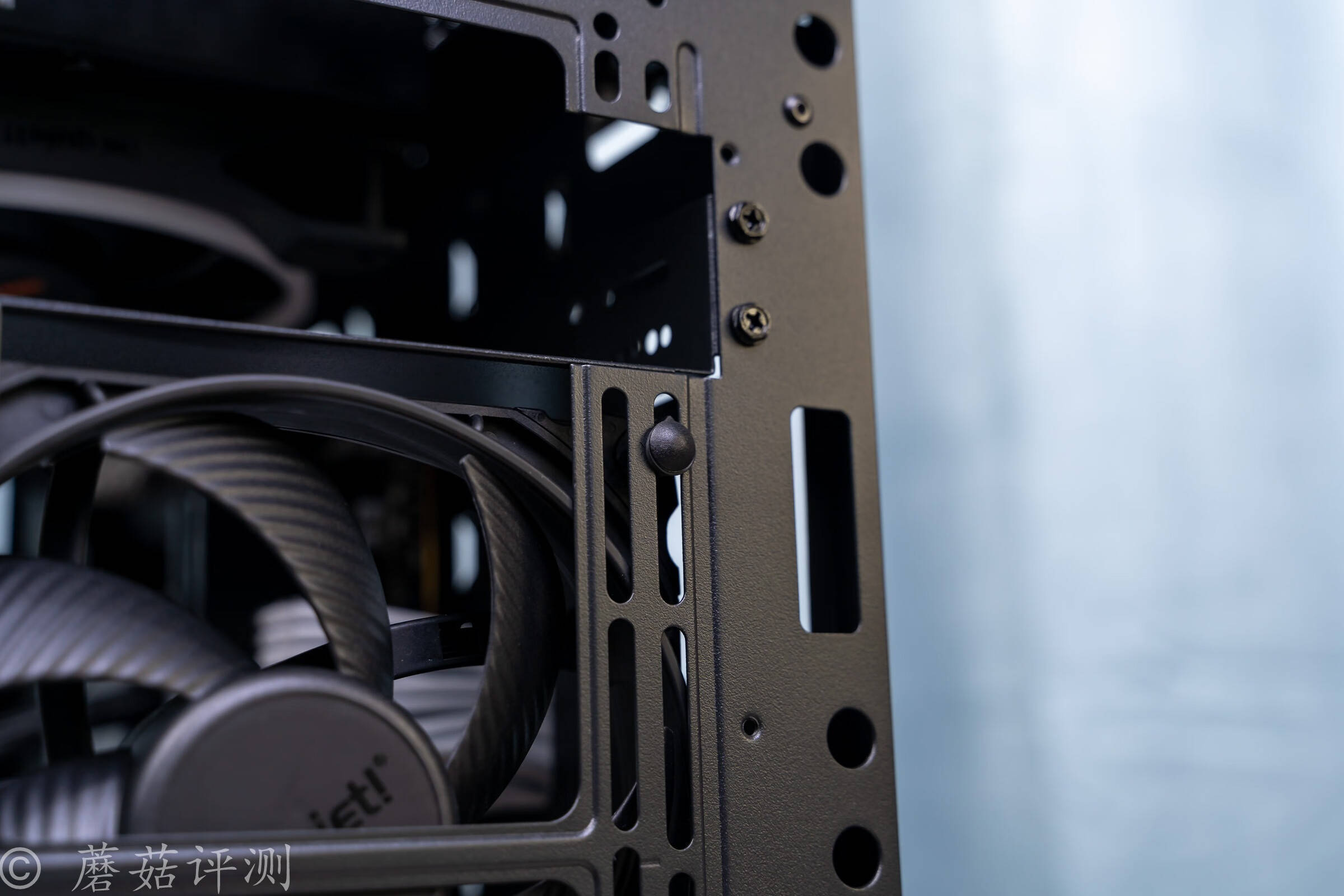 低调沉稳,安静冷静,tt(thermaltake)启航者s5 plus机箱 评测_电源