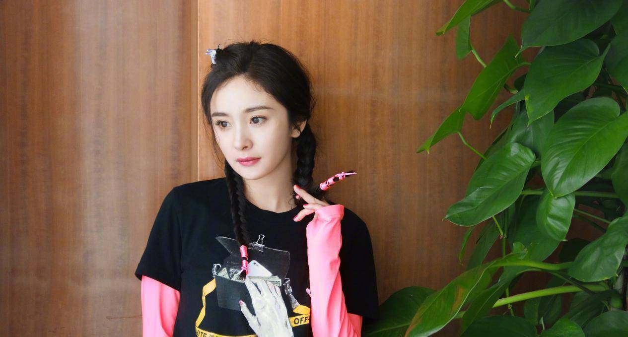 方脸厚唇小龅牙,如果能一键,女明星谁不想删除这些"社死瞬间"_杨幂