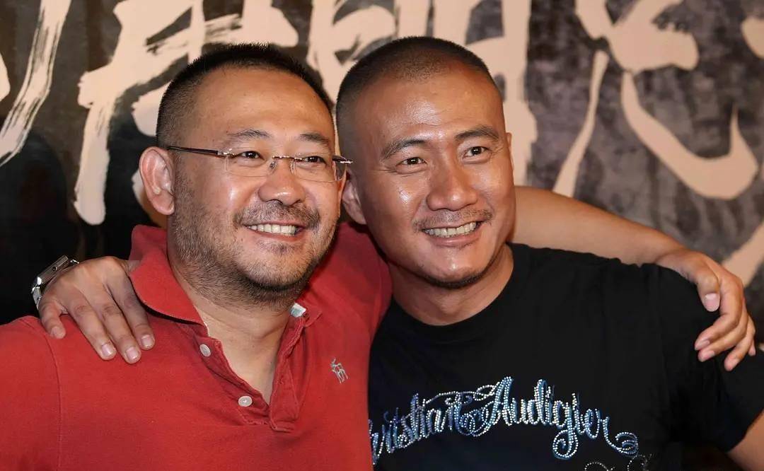 专情的姜武:娶高中同学25年恩爱如初,如今51岁成人生赢家