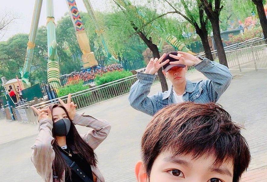 王源与贾乃亮翻脸,直到杨超越这张照片曝出才得知原因_关系_因为_团队