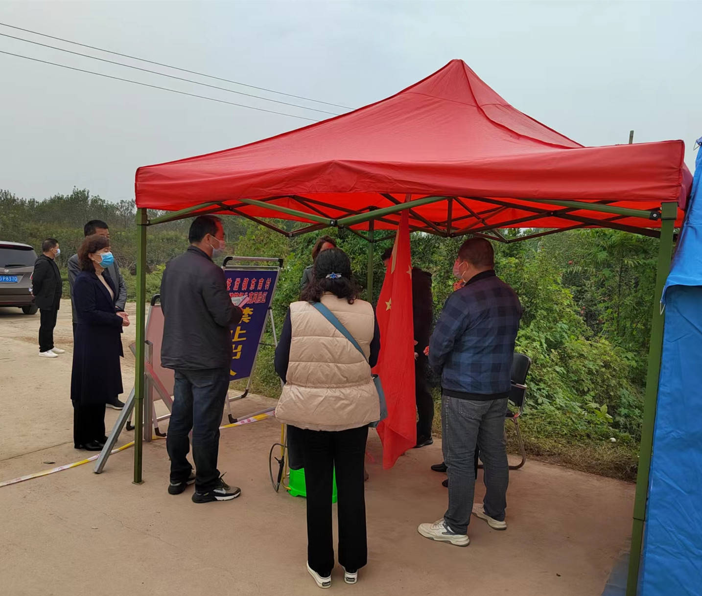 乾县注泔镇东南村: 危难之际看担当 历尽磨难显真情_群众_疫情_驻村