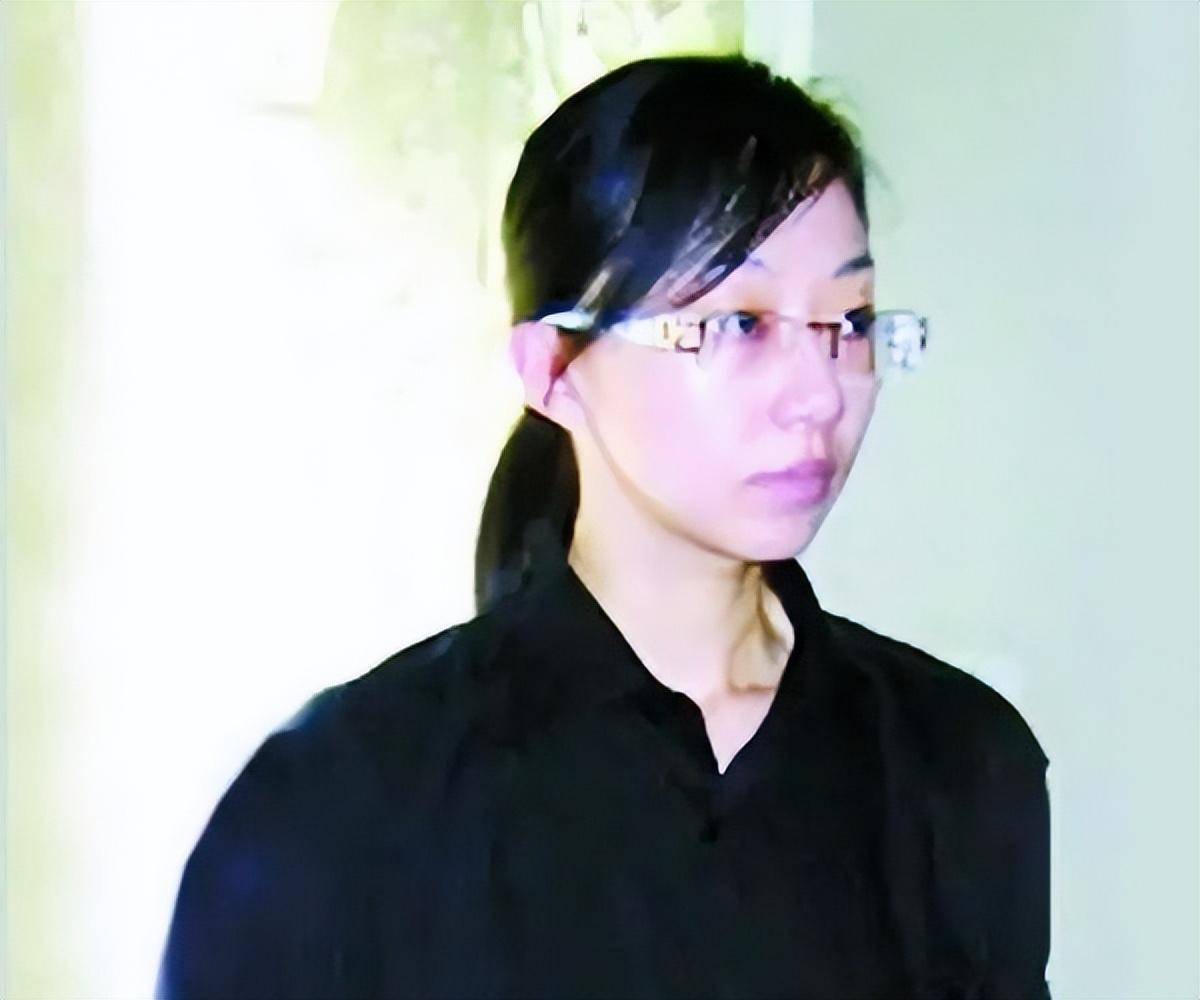 侯瓒:怨恨父亲侯耀文14年,和二伯侯耀华争家产,如今过得怎样了_刘彦