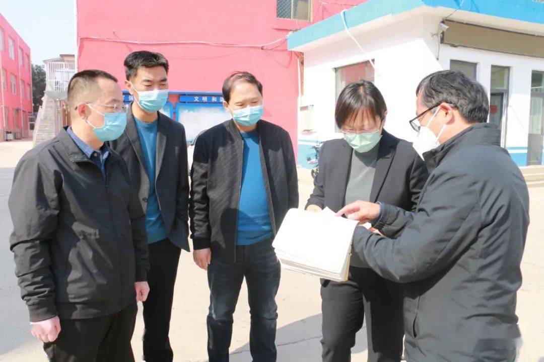 副县长马玉娟到第一中学检查指导疫情防控工作