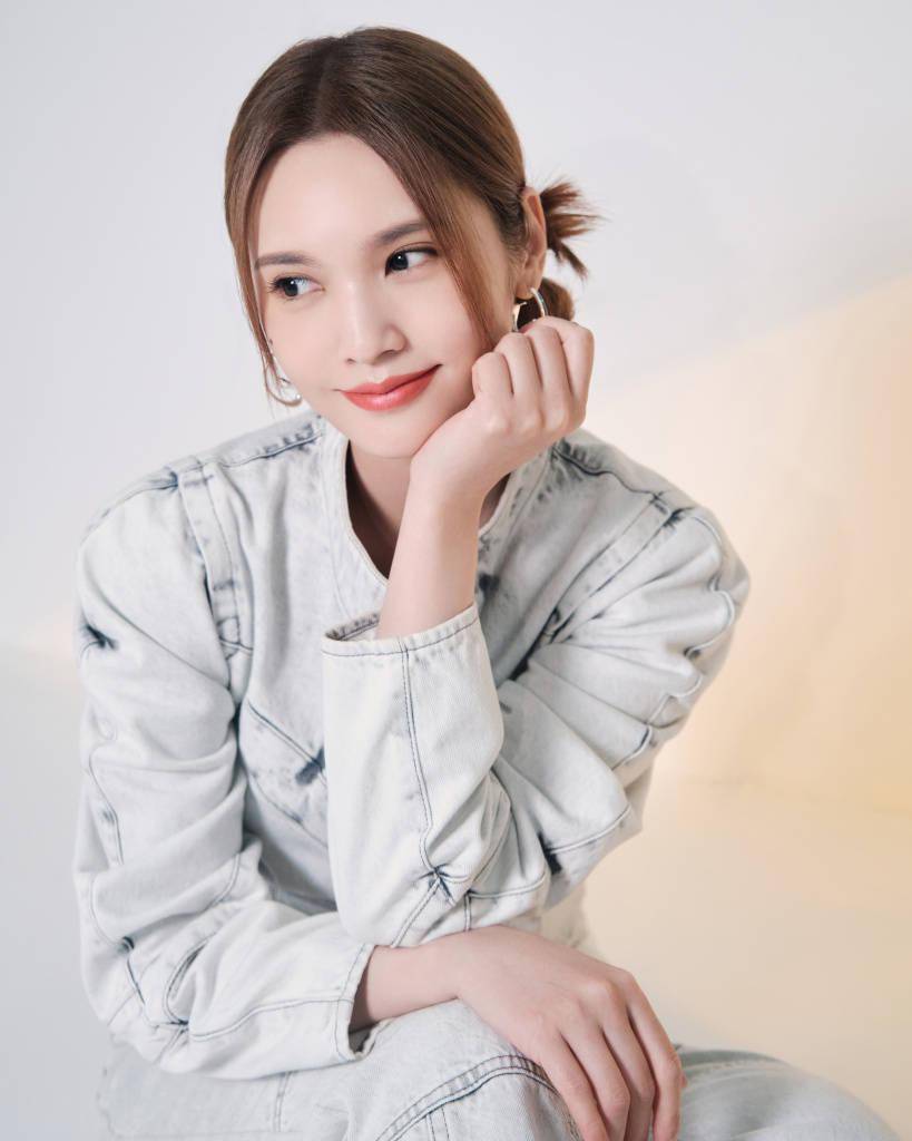 杨丞琳《我们的歌》最新写真 牛仔套装俏皮前卫_杨丞琳_牛仔_写真
