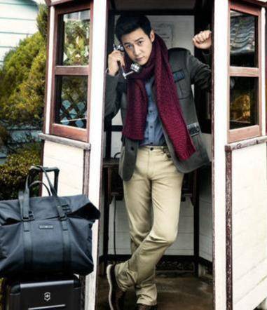 老婆开的车是限量版豪车,手机也是折叠屏的_电视剧_少年包青天_女儿