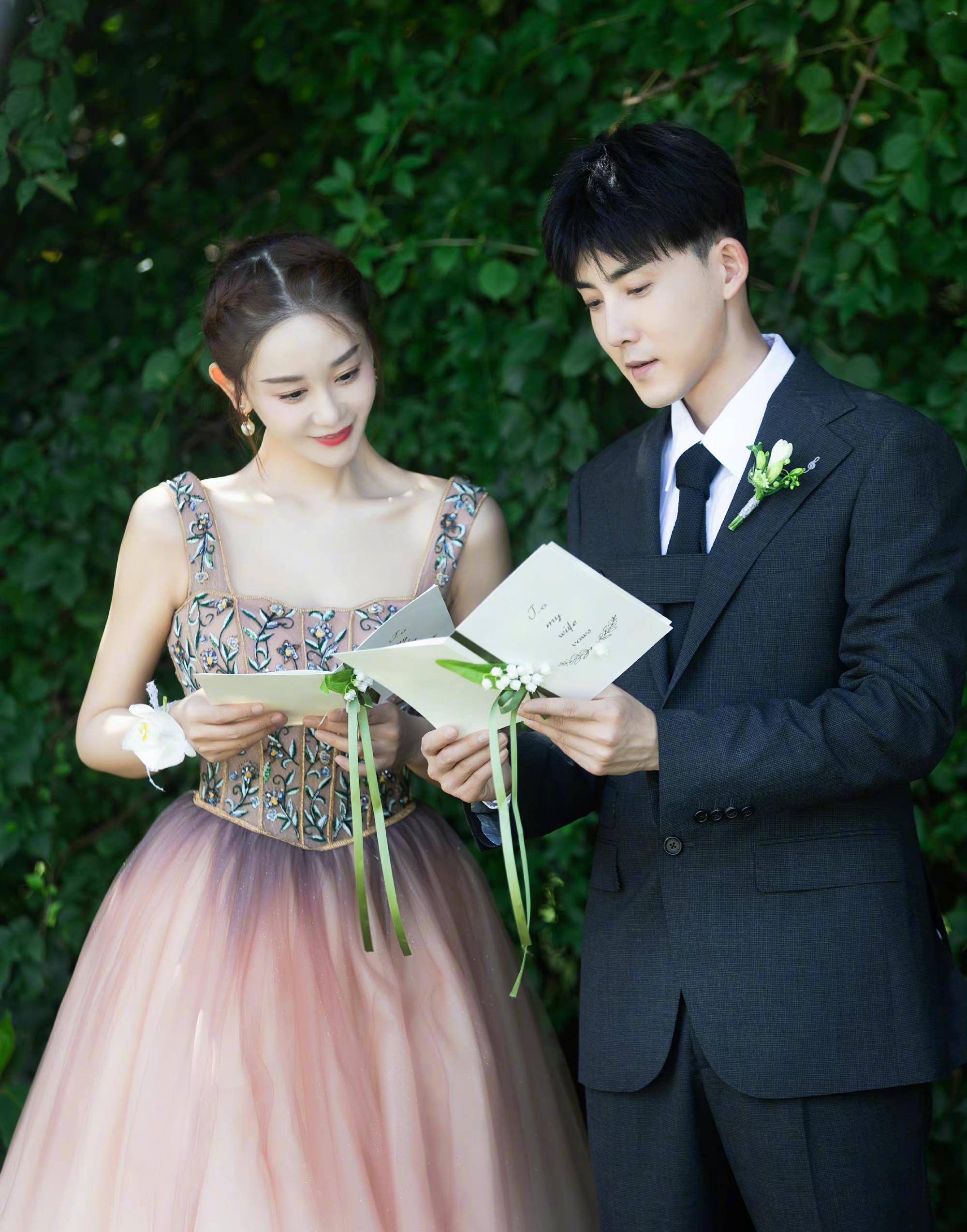 张檬金恩圣举行婚礼,五阿哥紫薇成伴娘伴郎,海陆感动流泪_海露_穿着