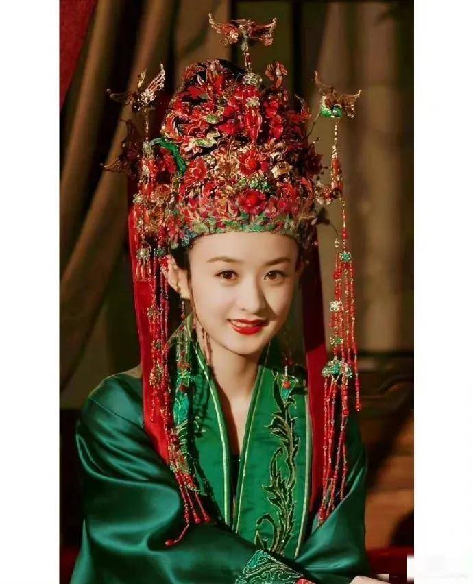 女明星绿色婚服古装造型大赏,颖宝可爱,周也俏皮,露思甜度超标_场面