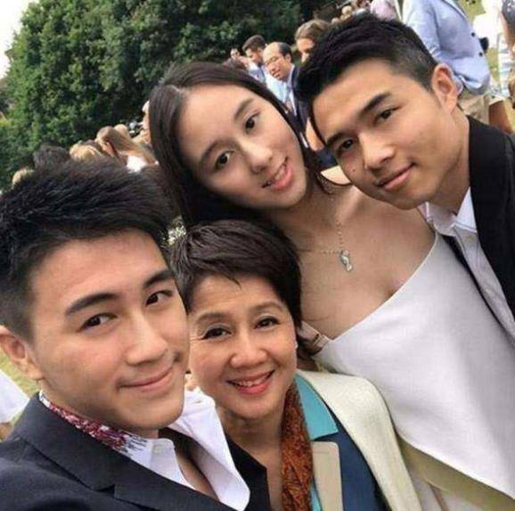 何鸿燊小女儿直言看不上王思聪,王思聪一句话回怼堵住了她的嘴_何超欣