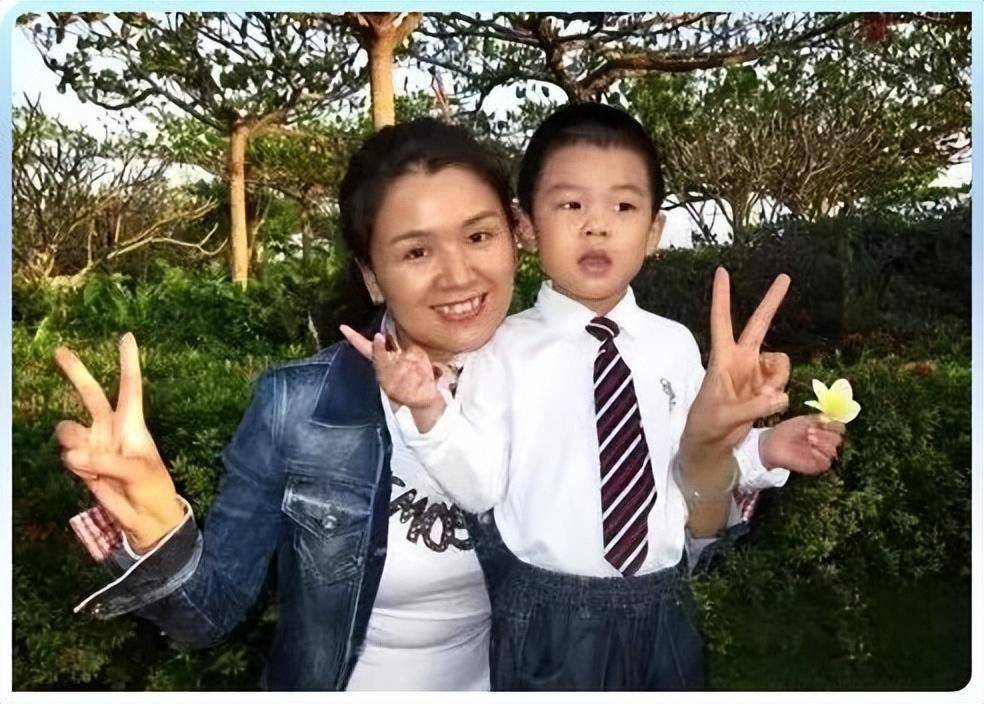 从张家口走向全国的青年歌手冯瑞丽去哪儿了?_演出_晚会_歌曲