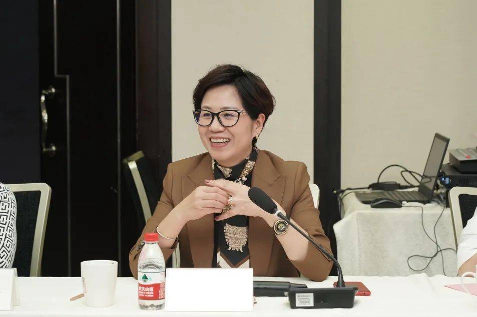 助力高校创新创业 屠红燕担任中国美院创业导师_万事利集团_丝绸_文化