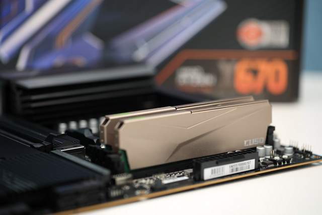 就是这么顶，超豪华供电，技嘉小雕X670 AORUS ELITE AX主板评测体验