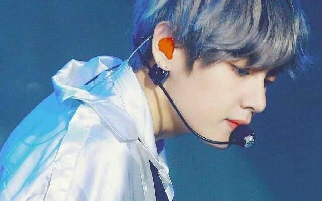 其实全团都是花美男,不过防弹的忙内,柾国,也拥有着能与泰亨匹敌的