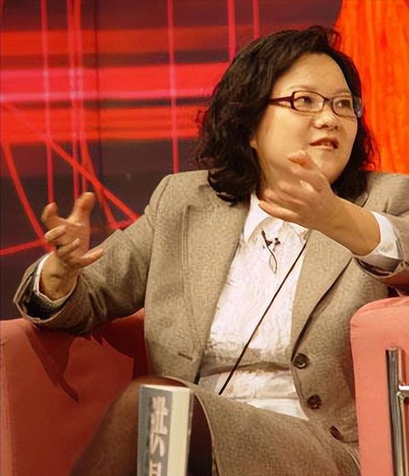名门痞女洪晃:豪言女人睡够5个男人才够本,如今已有4次婚姻_母亲_杂志