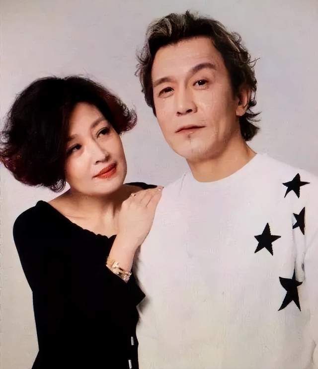 哈文发文悼念李咏,言辞中难掩落寞,至今未告诉公婆李咏安葬位置