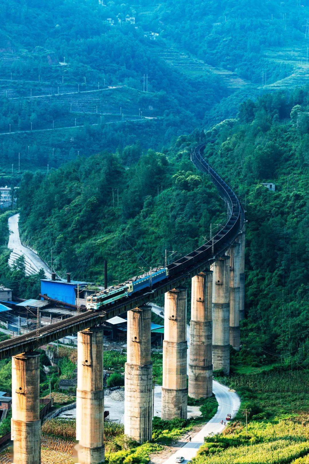 飞架西南万里河山_摄影_大桥_铁路