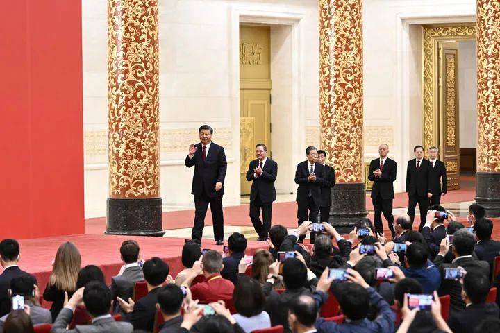 始终坚持一切为了人民一切依靠人民 以中国式现代化全面推进中华民族伟大复兴_习近平_征程_世界