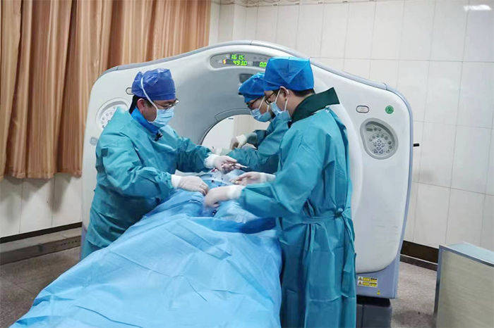 滨医附院顺利完成高难度碘-125放射性粒子植入术_肿瘤_患者_治疗