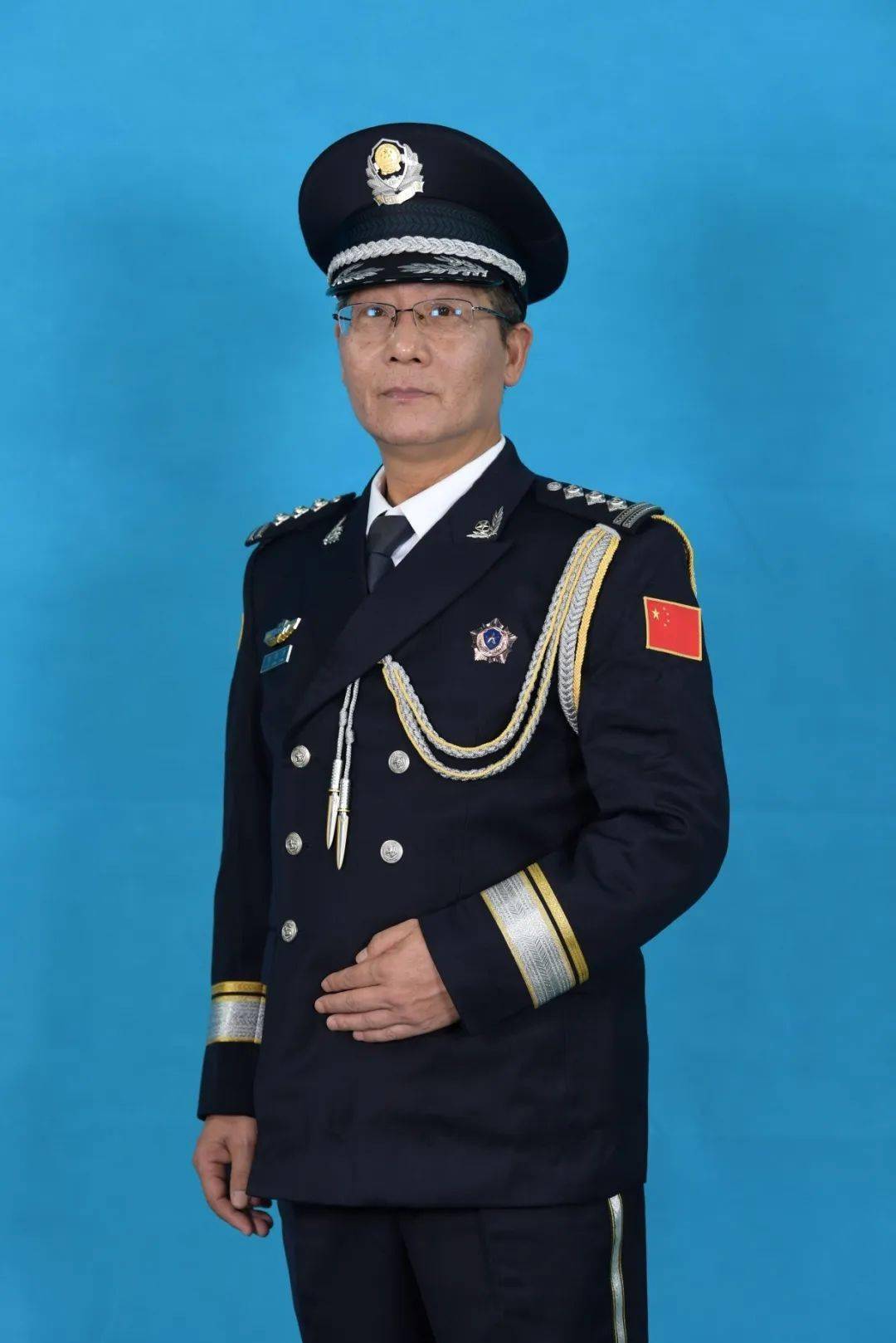 一身警服 一生荣耀