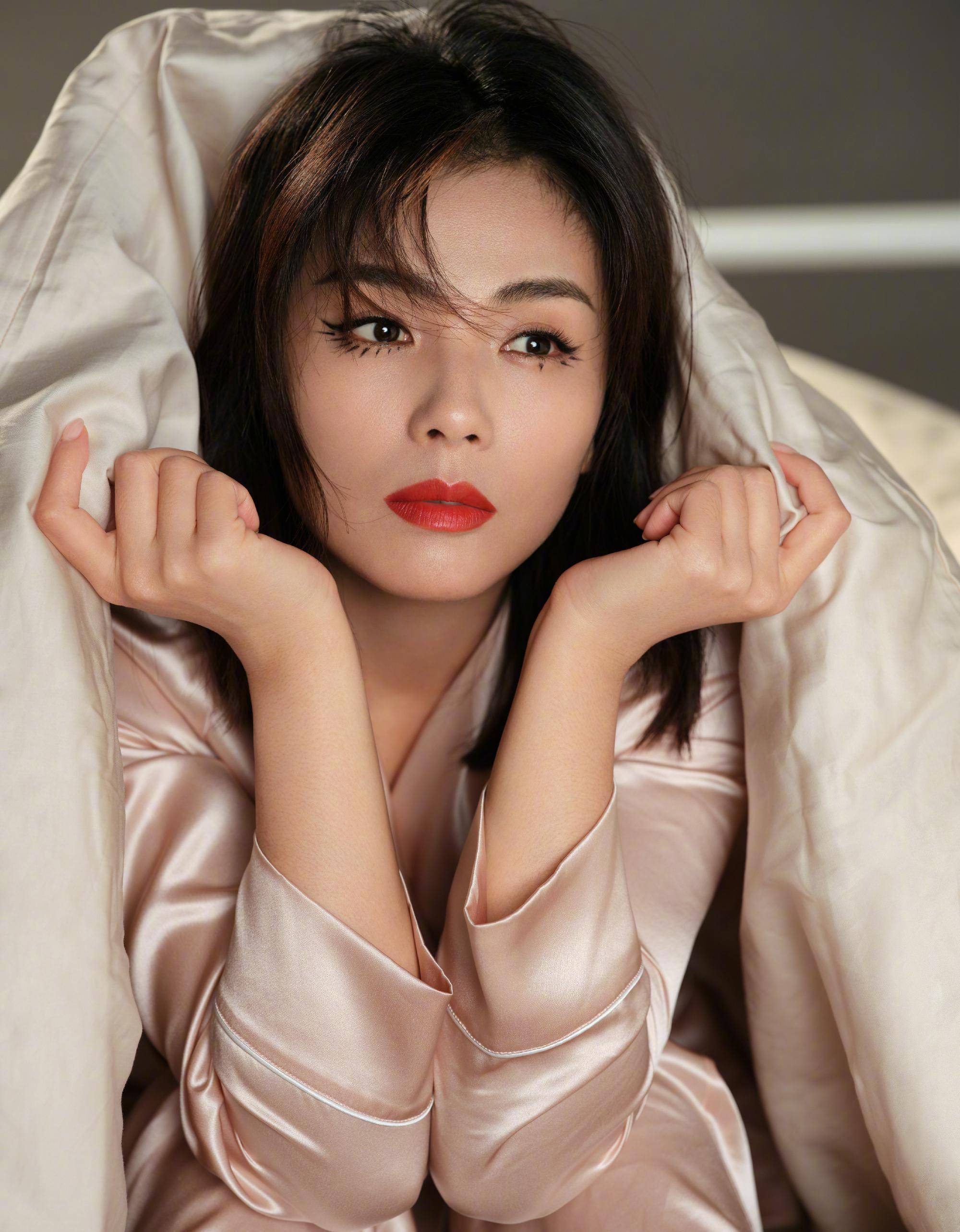 41岁刘涛写真变身"睫毛精"!