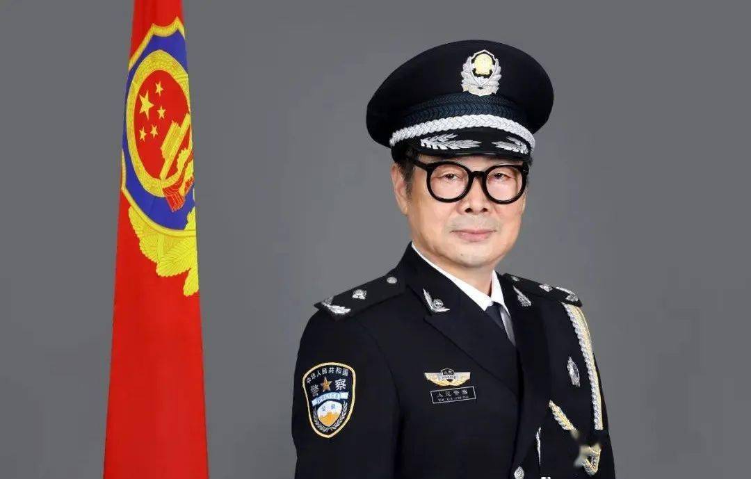 他們穿上了警禮服_離退休_公安局_歲月