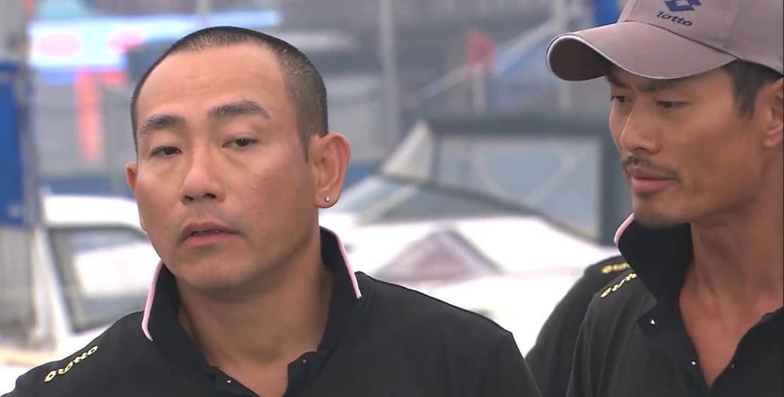 tvb《珠光宝气》高长胜:常做小人满身痞气,凭什么大家都喜欢他_贺哲