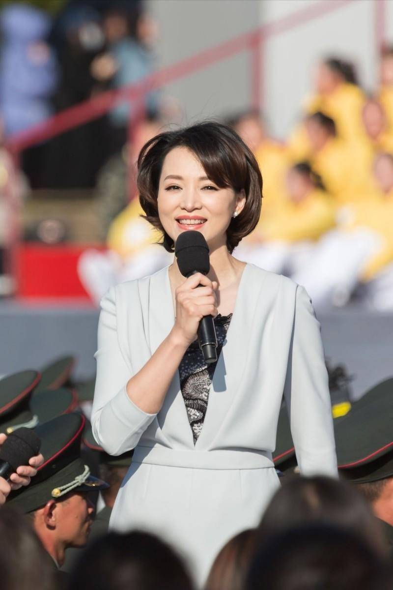 46岁董卿,她凭什么主持《诗词大会》?