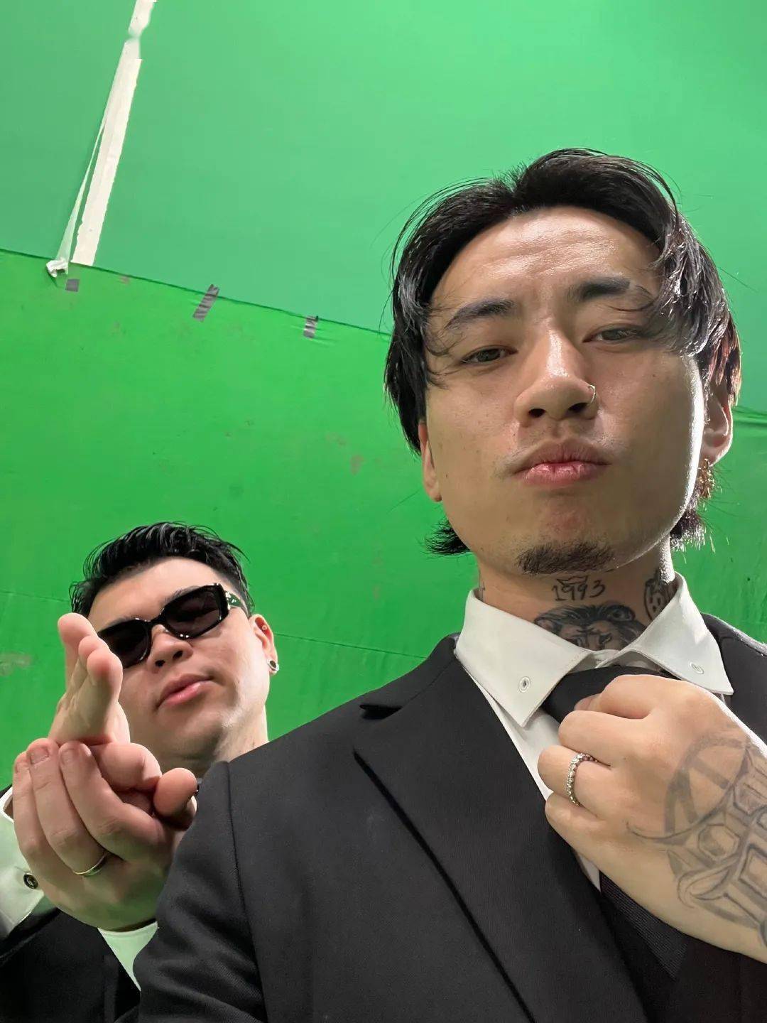 更高兄弟合体拍全新mv!