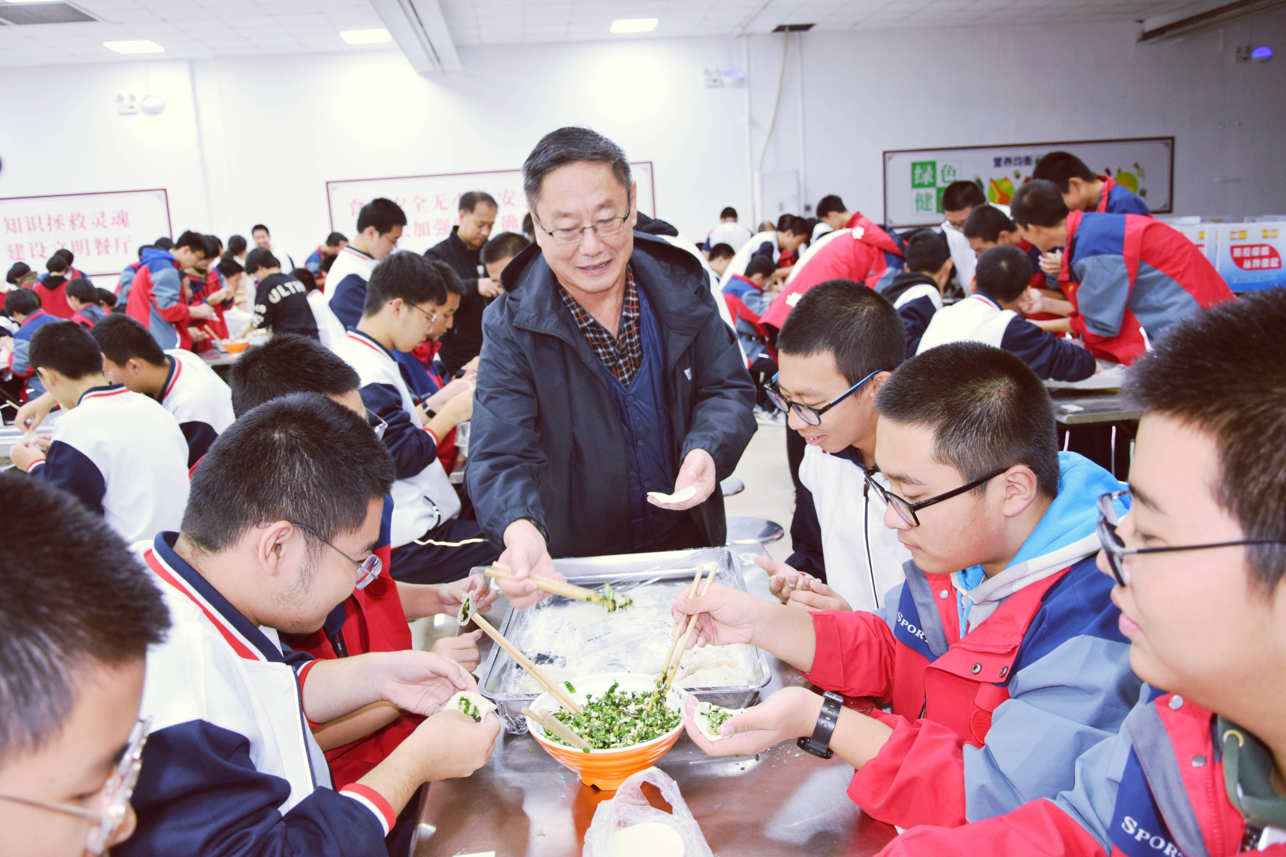 渭南铁路自立中学校长图片