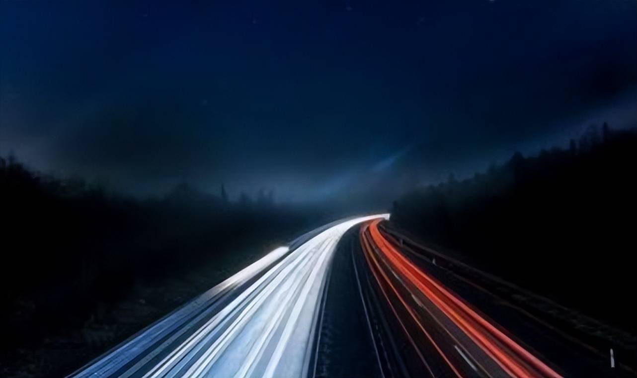 为什么有的司机更喜欢夜晚跑高速?夜间行车这些事项必须注意!_搜狐汽车_搜狐网