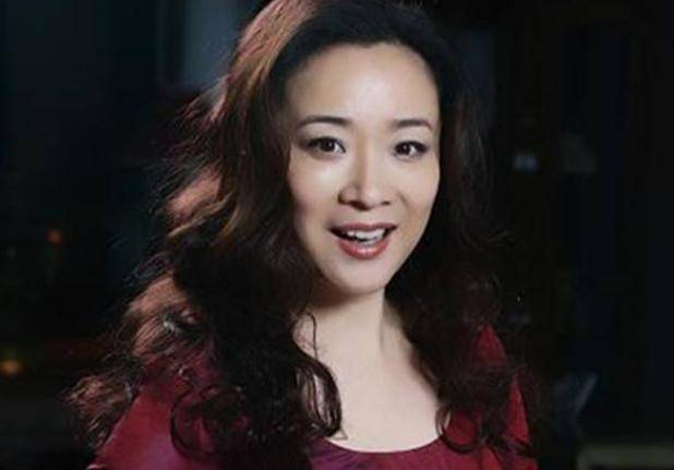 "国民媳妇"陈小艺52岁晚节难保?