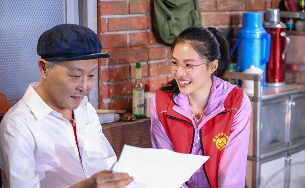 电视一套黄金档纪念一位年轻女干部,她牺牲时年仅30岁_黄文秀_扶贫