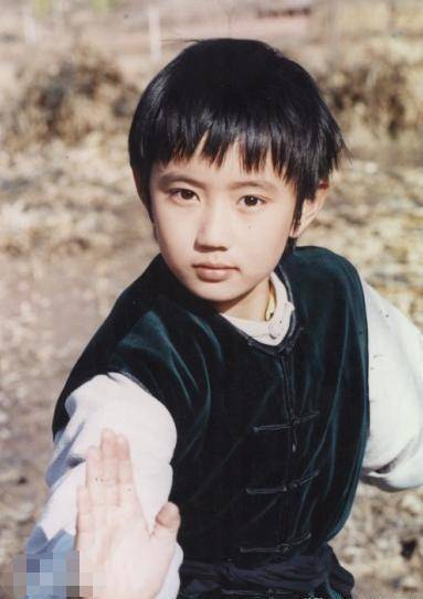 和金铭,宫傲,谢苗等人一样,叶静也是童星出身,在我们童年的很多作品