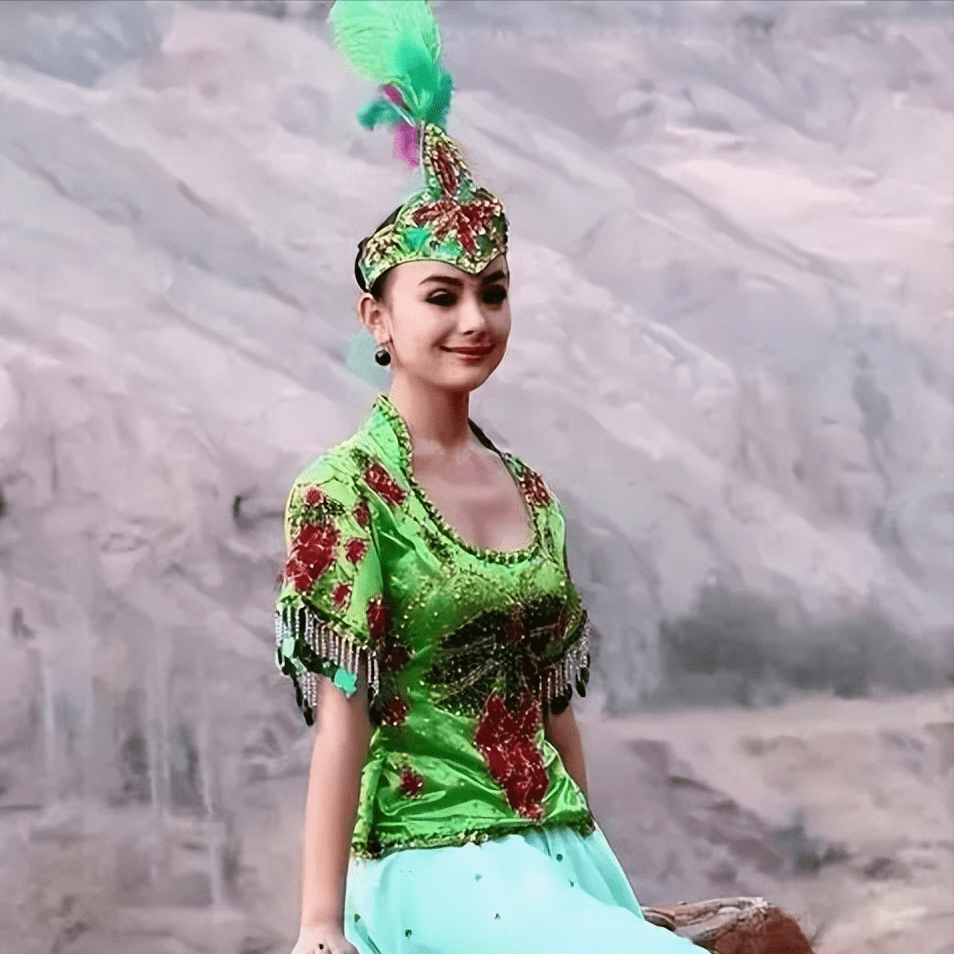 也感受到了现代化的便捷,但因为我是哈萨克族人,皮肤白皙,头发颜色也