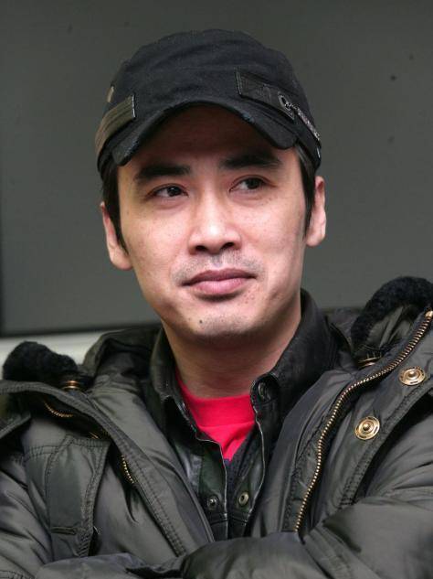 柳云龙:患难妻子默默付出,自导自演成名后,他对徐欣怎样?