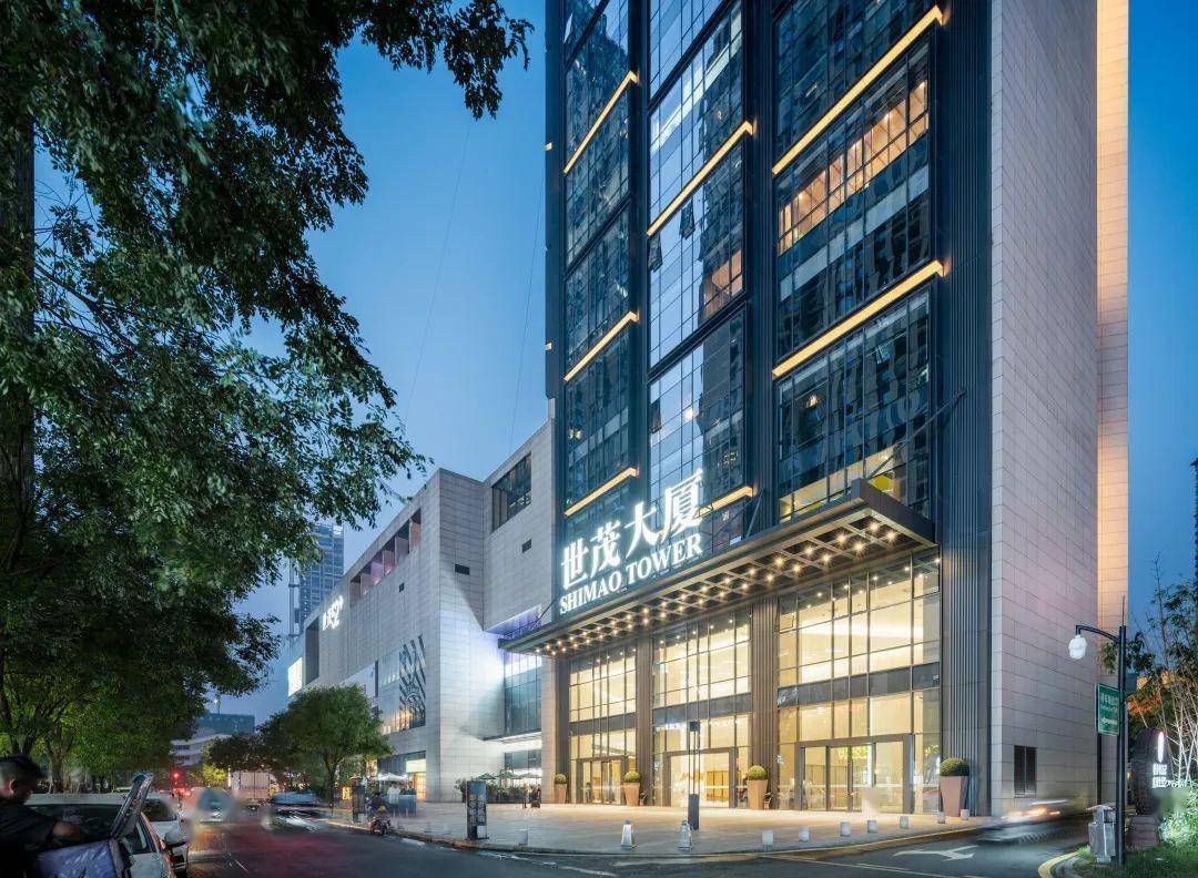 世茂重庆中心一期项目封顶 世茂股份中西部征程再启_成都_商业_城市