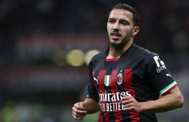 本纳赛尔缺席对ac米兰影响巨大,球队阵中缺少他的轮换人选