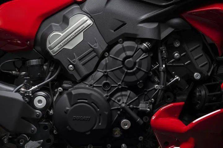 搭载全新引擎的杜卡迪diavel v4 正式亮相_搜狐汽车_搜狐网