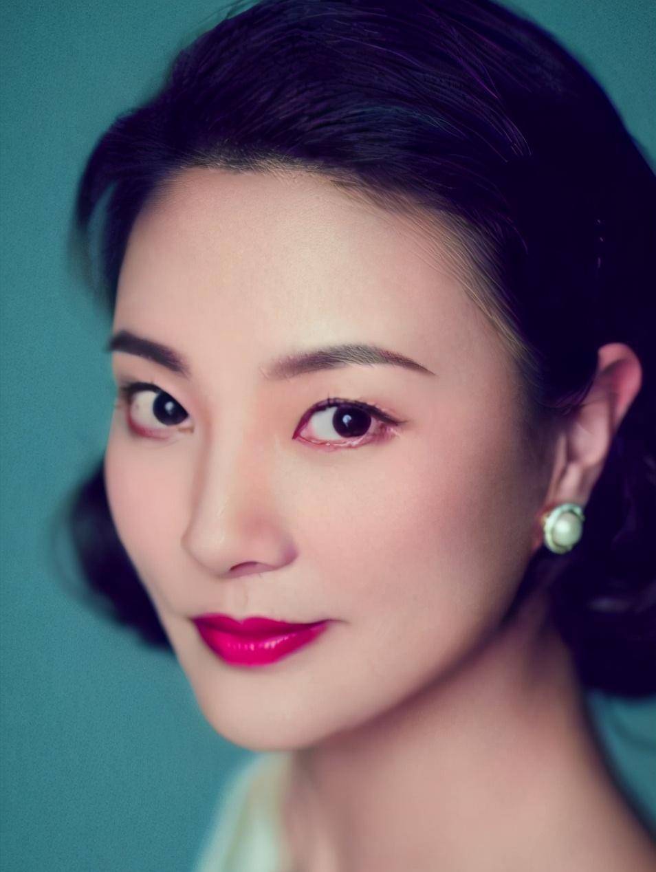 她曾是"电视3姐",因"男友被捕"陷牵连,刘芳菲这些年去哪了