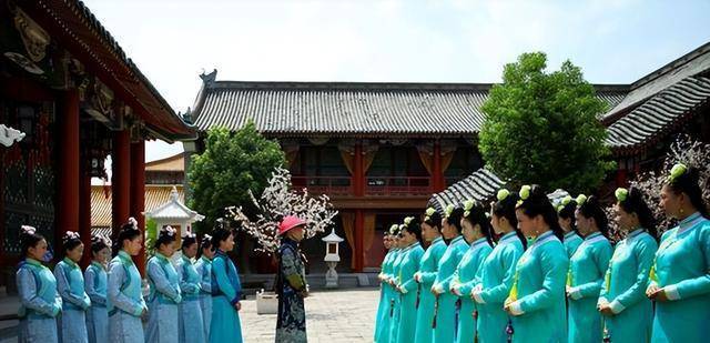 揭秘清朝选秀背后的潜规则_皇帝_汉人_妃子