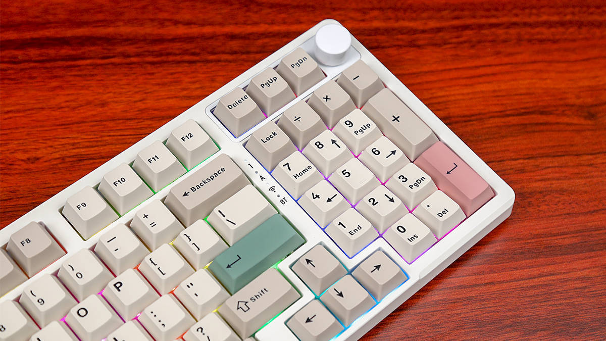 黑爵AK966无线三模游戏机械键盘评测：配置拉满，一步到位