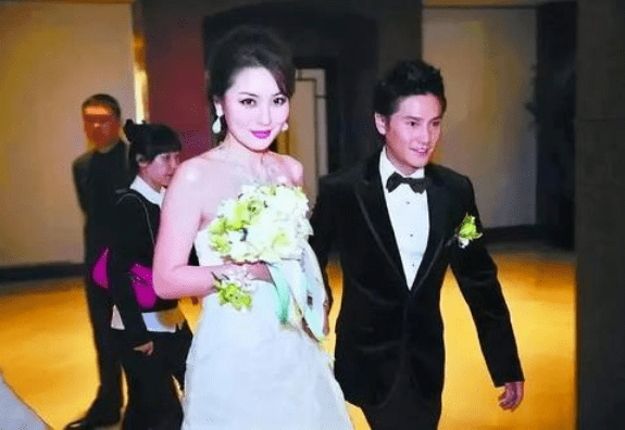 低调结婚9年,她才是娱乐圈最幸福的豪门媳妇_丁子峻_妻子_情侣