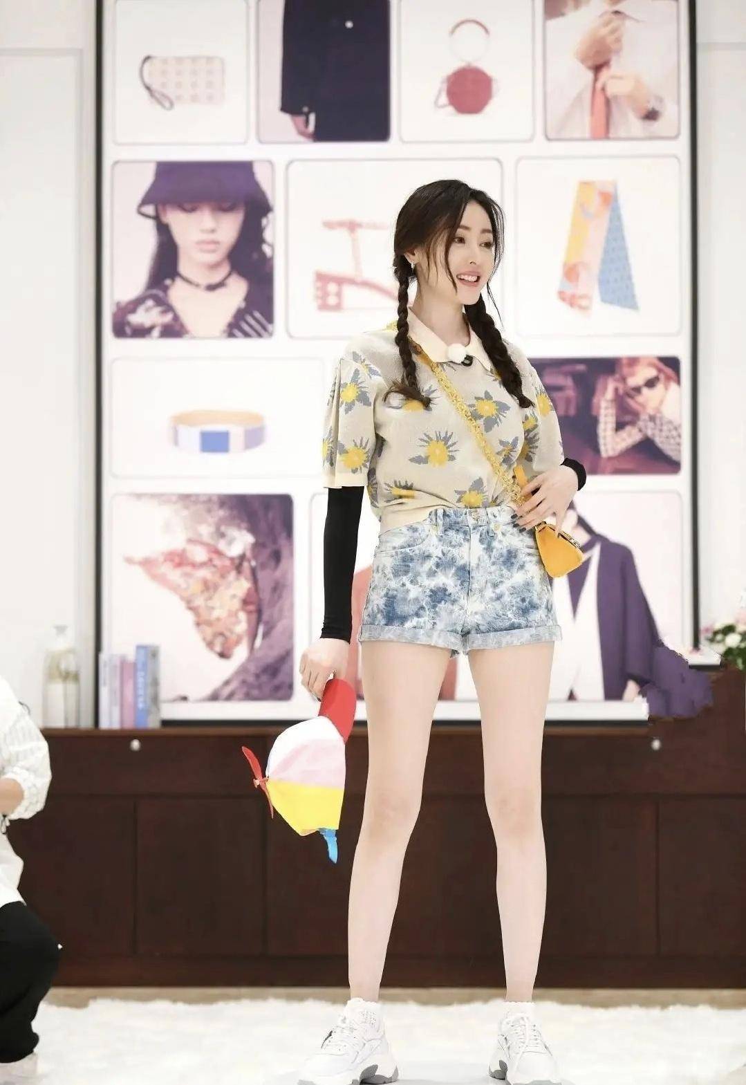 张天爱上《跑男》,荧光绿西装外套,印花上衣,可霸气可俏皮_黑色_身材