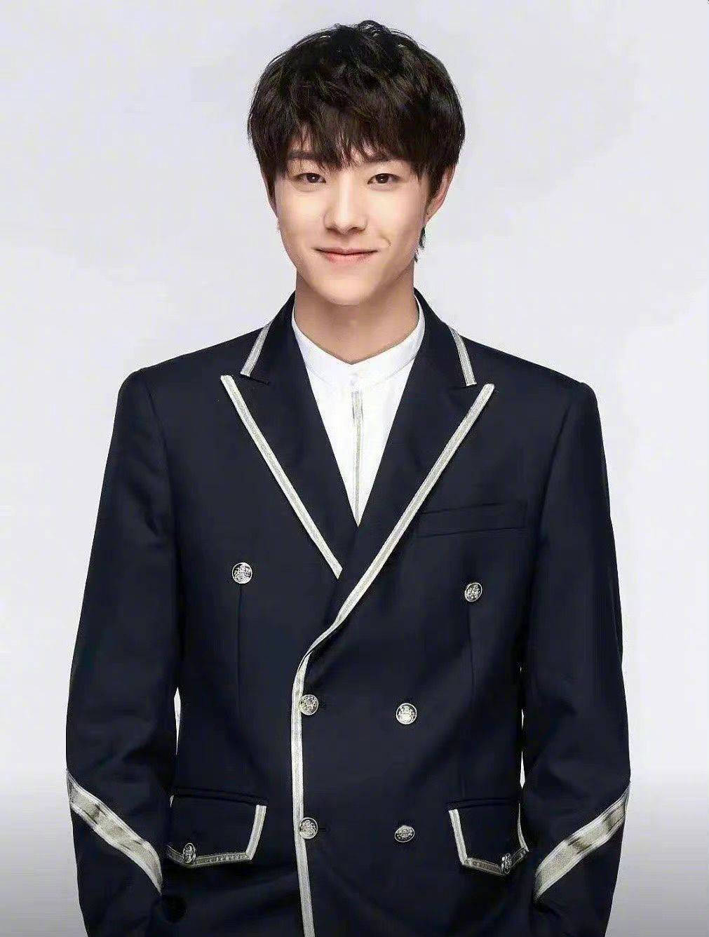 张欣尧疑似插足别人感情 在爆料人女友家过夜被拍_网友_截图_监控