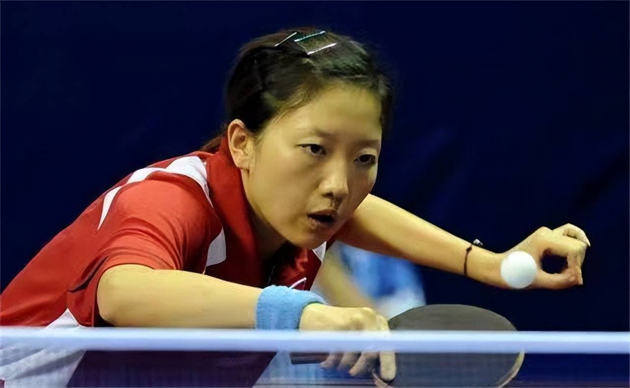 2017年7月,一家名为"佳薇乒乓球学院"的体育俱乐部正式开学,由李佳薇