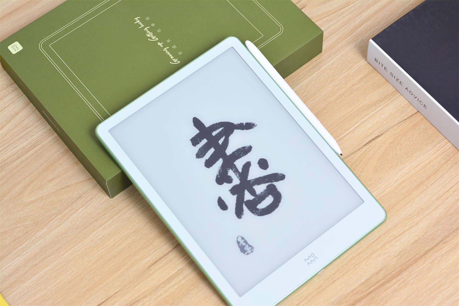 小米生态链墨案电子纸评测:10英寸墨水屏,还支持多应用分屏